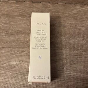 MARY KAY Medium Coverage Foundation Ivory 204 Normal to Oily NIB